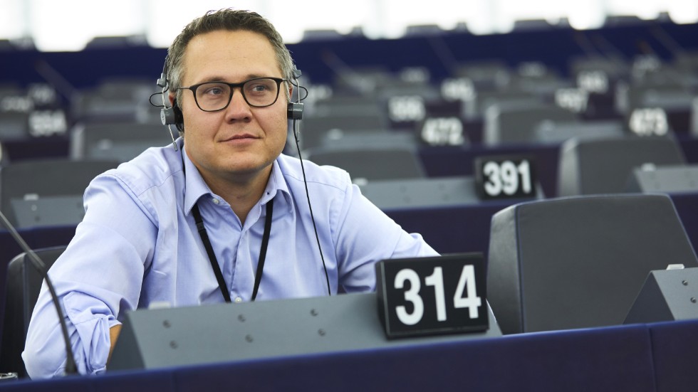 LO-utredaren Johan Danielsson är en av dem som nu ger röst åt de fackliga kraven i Europaparlamentet.  
