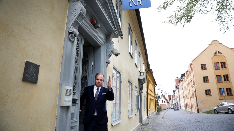 Landshövding Anders Flanking bjuder in till öppet hus i residenset.