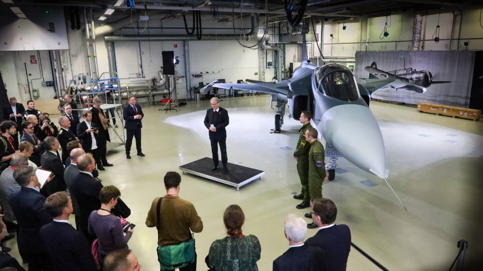 Försvarsminister Peter Hultqvist (S) sade i sitt tal att Gripen E är ett av världens modernaste stridsflygplan. 