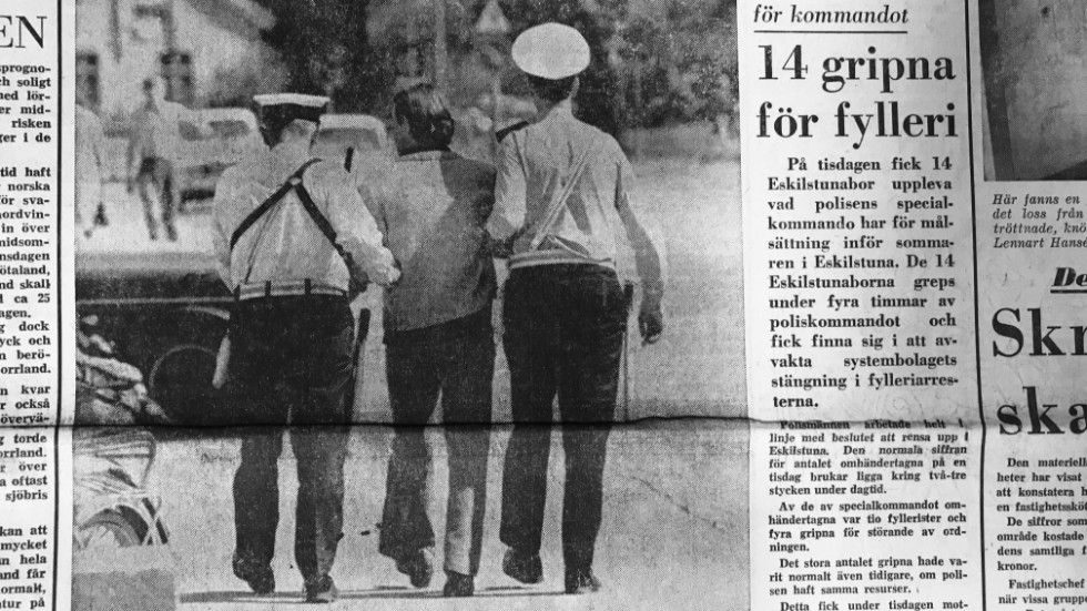 Artikel den 17 juni 1970. Bildtexten: Här förs en av de 14 som greps av polisens specialkommando på tisdagen.