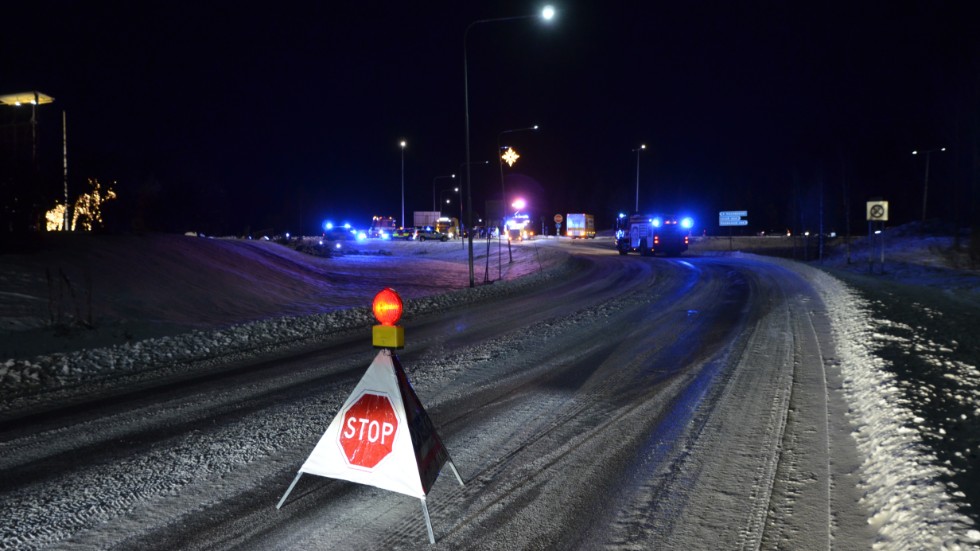 Tre bilar och en lastbilkolliderade i Nuolajärvikorsningen i Gällivare.