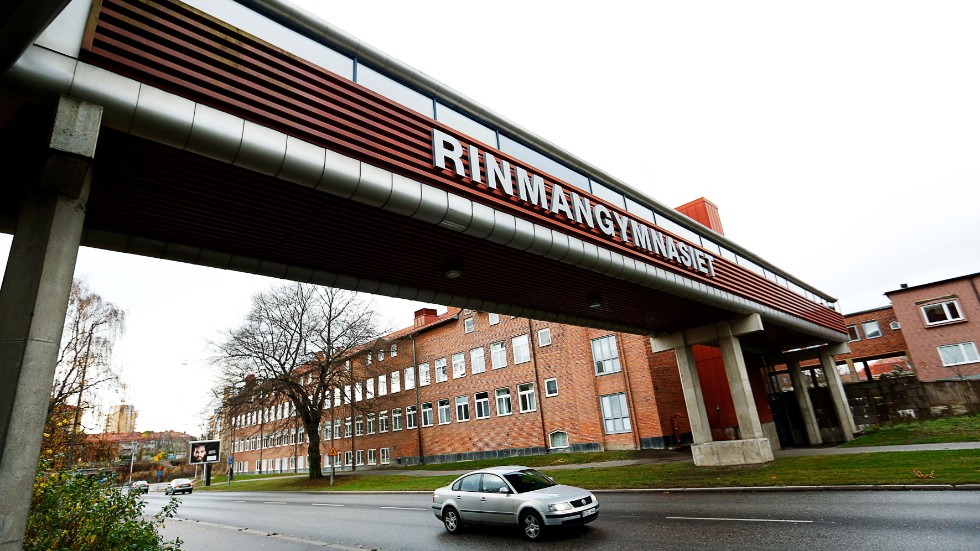 Polisen i Eskilstuna har rubricerat det misstänkta brottet på Rinmangymnasiet som tjänstefel.