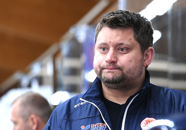 VIK:s tränare Mattias Karlin.