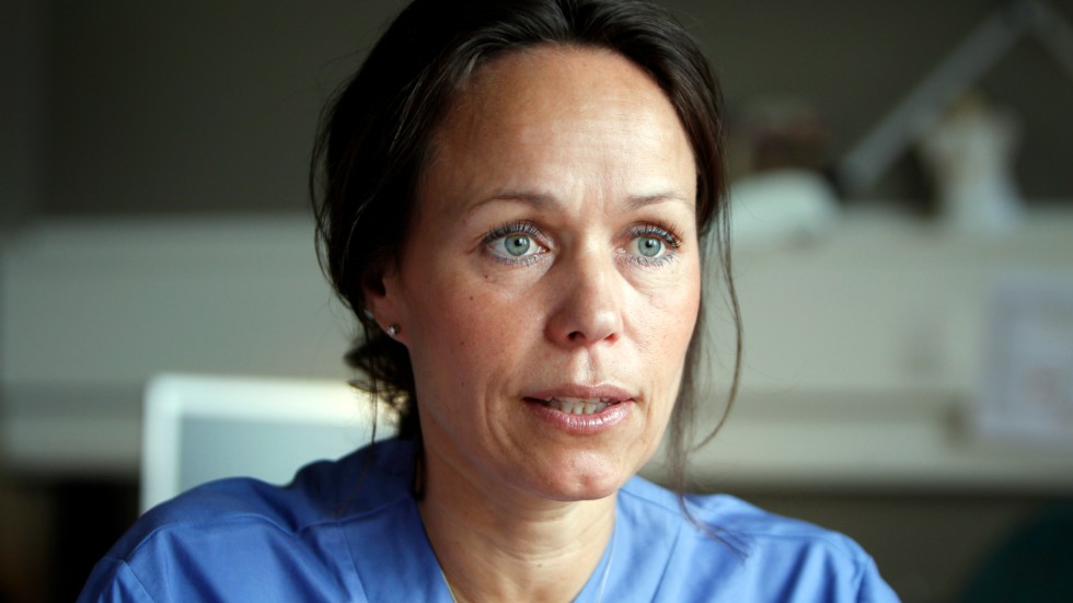 Enligt närsjukvårdschefen Eva-Lena Asplund ska inte de medicinska sekreterarna flyttas samman till en gemensam skrivcentral. Däremot ska de samarbeta mer. (Arkivbild)