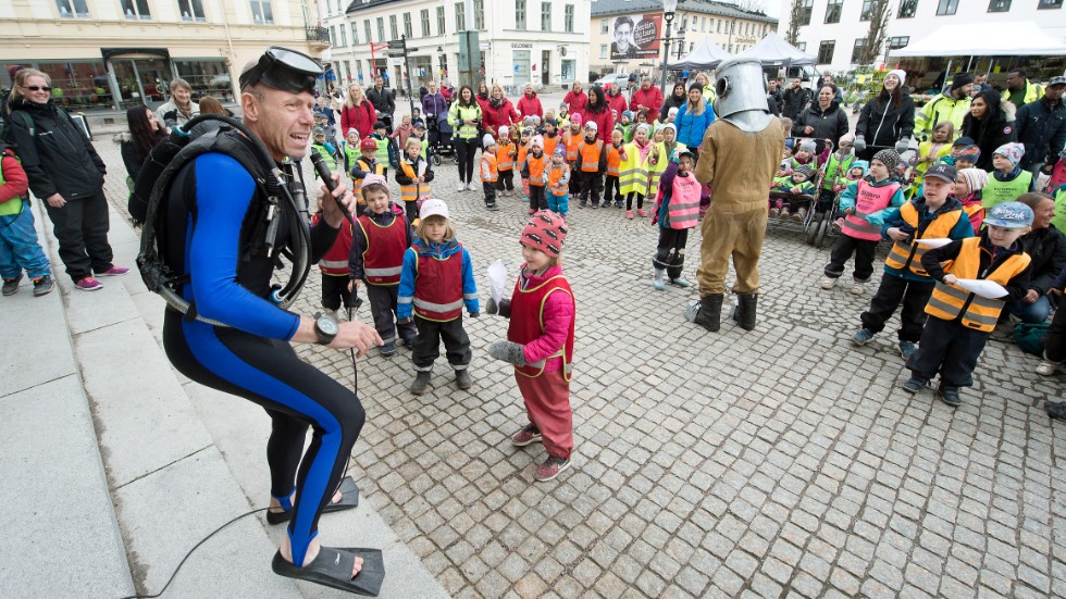 2018 avslutades skräpplockarveckan i Nyköping med underhållning av duon ”Vattenmannen och Speed”, där den unga publiken både dansade och sjöng med i deras låtar.