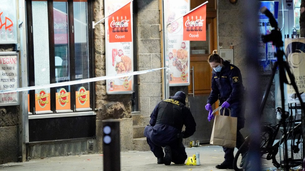 Polisen samlar bevis efter helgens gängskjutning i Malmö.