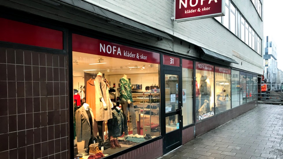 Det klassiska klädföretaget Nofa (Nordiska Familjekläder AB) väljer att stänga sin sista butik i Uppsala. Ägaren har ansökt om konkurs.