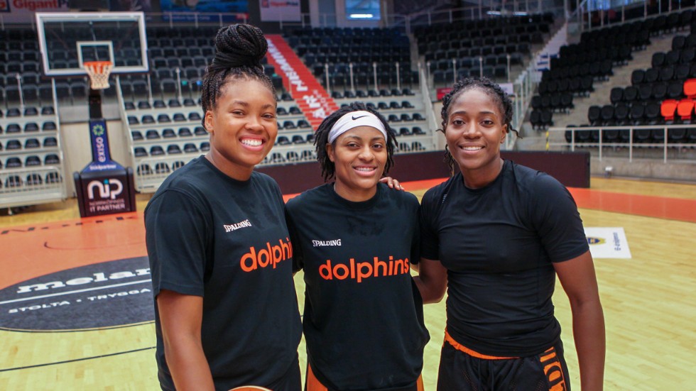 Leslie Robinson, Teniya Page och Tanesha Sutton är på plats i Dolphins.