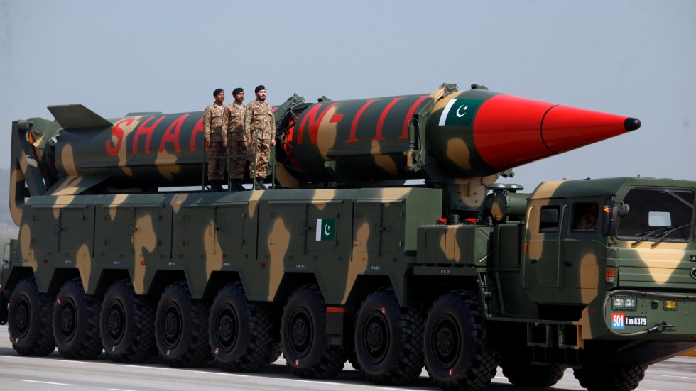 Kärnvapenfrågan har lokal relevans, skriver Åsa Lindström och Elin Liss. Bilden visar en pakistansk Shaheen-III-missil, som kan utrustas med kärnstridsspetsar.