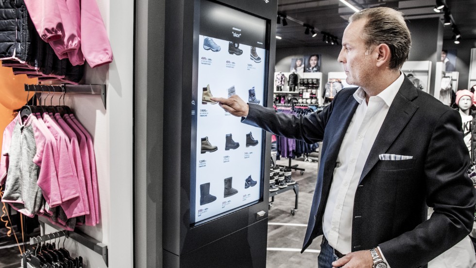 Digitaliseringen präglar starkt stadsutvecklingen i dag. Att enbart ha en fysisk butik räcker inte längre, näringsidkarna måste också ha ett digitalt tänk.