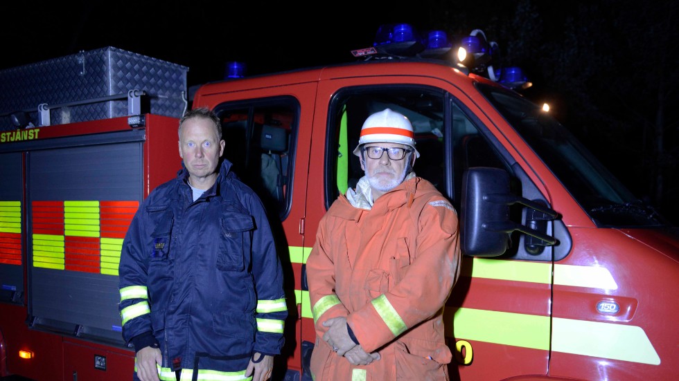 Lars-Jonney Jonsson och  Mattias Månsson från brandvärnet i Björkfors.