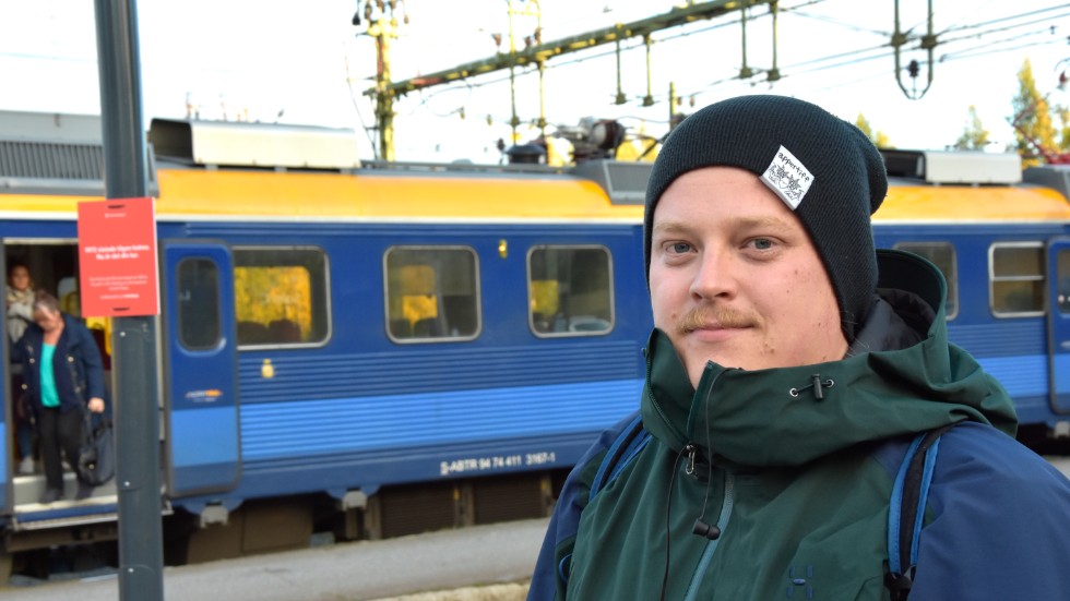 Ruben Norén Selberg tycker att tåget är rätt på många sätt för att ta sig till jobbet i Luleå.