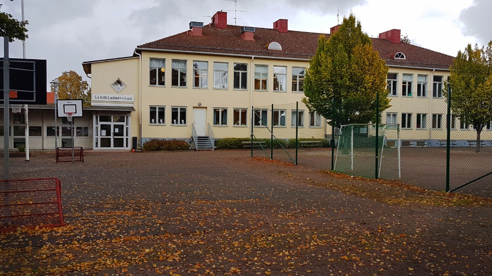 Lindbladsskolan i Skänninge har fått fyra anmärkningar på sina lokaler, varav tre anses vara allvarliga, efter miljökontorets senaste besök.