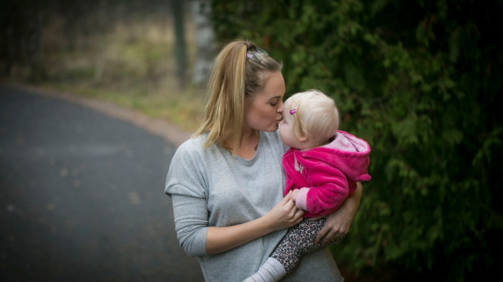 - Den här dagen handlar om värme och gemenskap, säger 
Sandra Källström med dottern Hailey, 9 månader. 