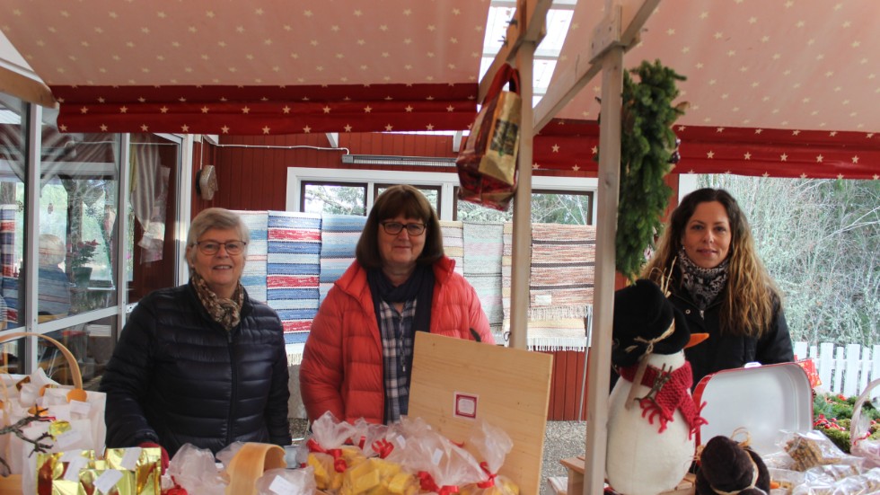 Ewy Lindsmyr, Carina Englund och Maggan Andersson är alla tre engagerade i att driva julmarknaden i Sommarro.