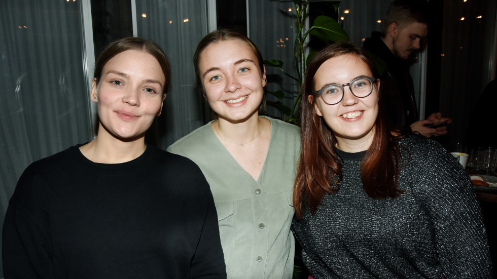 Teaterstudenterna Amanda Kilpeläinen Arvidsson och Astrid Gislason träffade musikern Nathalie Marklund på mingel där film, musik och spel blev en.