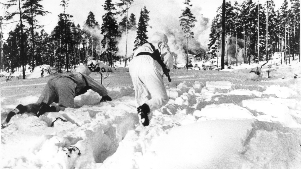 80 år efter Finlands heroiska försvar i Vinterkriget (1939-40) mot den sovjetiska invasionen rasar fortfarande striden om vad som skedde. Kampen om historien handlar dock lika mycket om morgondagen som om det förflutna.