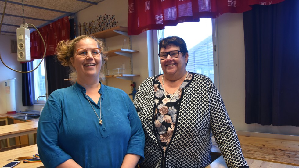 Eva Jansson, programsamordnare, och Kathrun Magito, rektor, är glada över att så många elever i tvåan och trean på naturvetenskapsprogrammet fått riksstipendier.