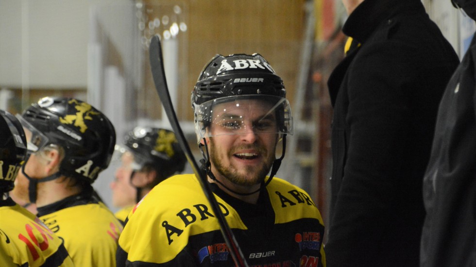 Inte undra på att Oskar Carlsson såg så här glad ut, med tanke på vilken fin match han gjorde. 
