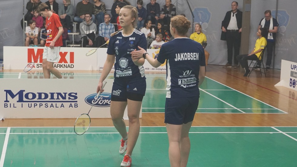 Klara Johansson och Julie Dawall Jacobsen vann damdubbeln i tre raka set.