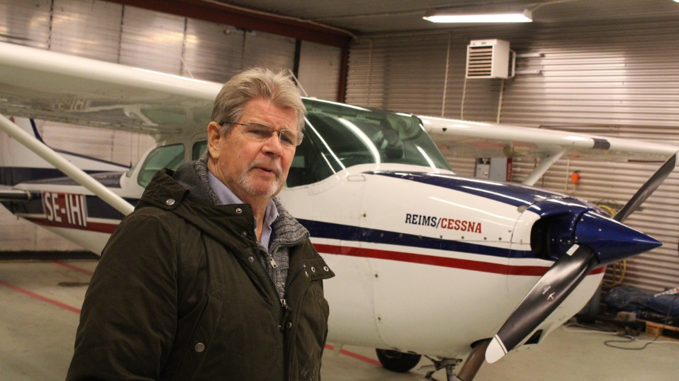 Lennart Zackrisson är medlem i flygklubben i Norrköping. Här med en Cessna som tillhör klubben.