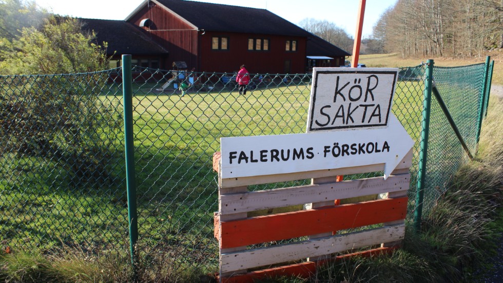 Falerums förskola är belägen i den före detta skolan i Falerum, där det också drivs gruppboende. Nästa år flyttar förskolan till nya lokaler, då företaget som driver boendet vill utöka sin verksamhet.