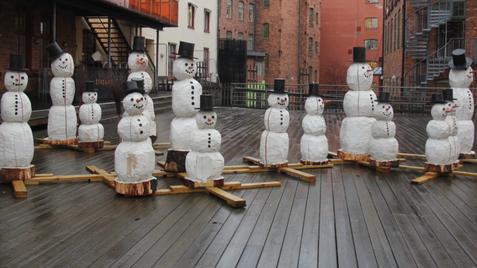 Frosty Friends på parad utanför Kåkenhus i Industrilandskapet.