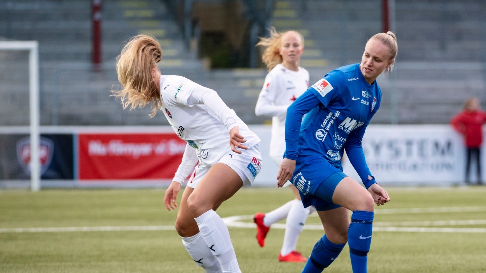 Matilda Plan (till höger) har bestämt sig för att spela vidare i Eskilstuna United.
