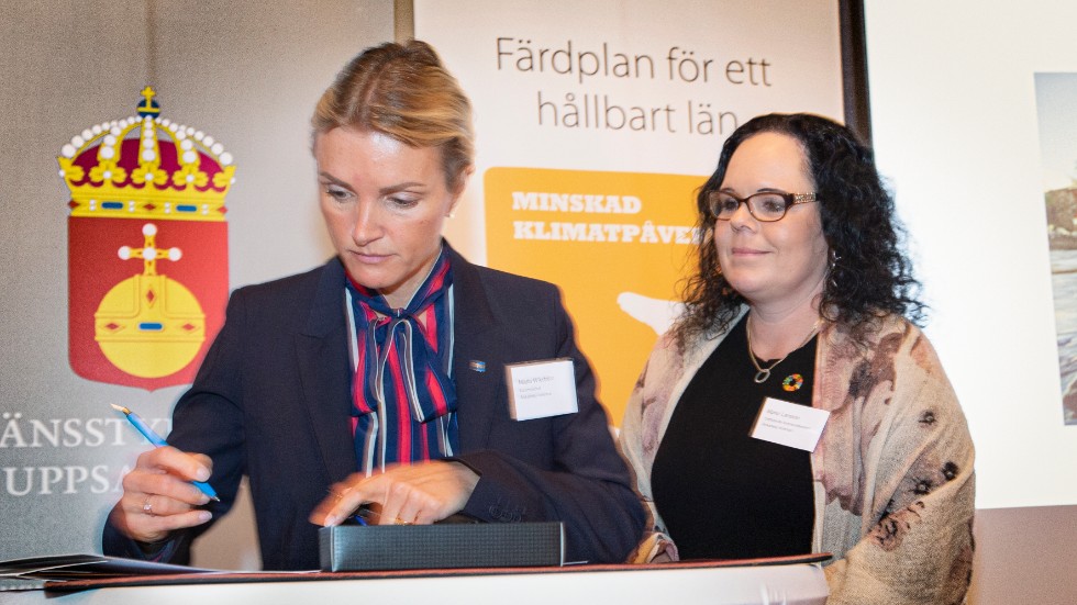 Maria Wikström och Marie Larsson var två av alla dem som skrev under hållbarhetslöftet på fredagen. 