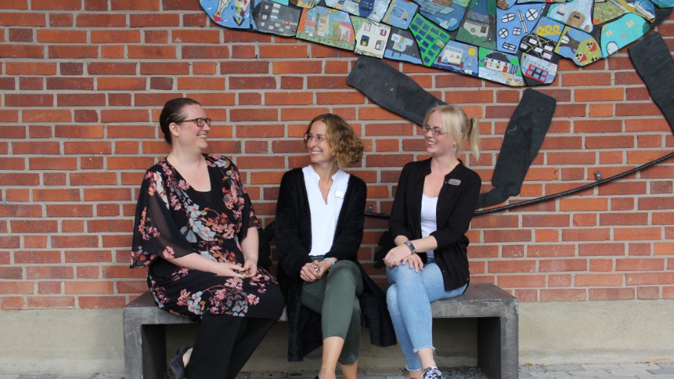 Alla har jobbat fokuserat och bidragit med sina olika kompetenser, berättar rektor Johanna Lindqvist, här med lärarna Sonja Sjödin och Linda Carlsson.