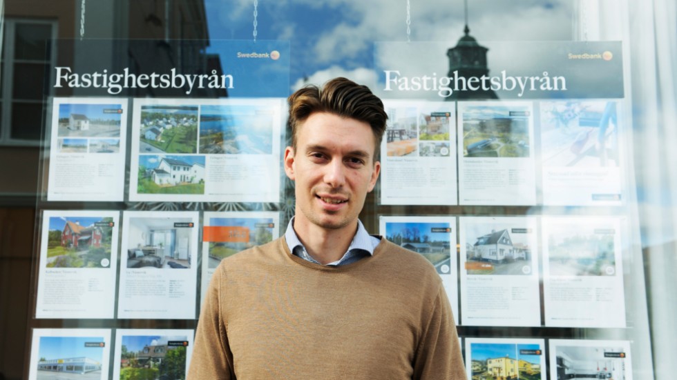 Fastighetsmäklaren Kristian Wedel menar att efterfrågan på bostadsrätter i Gamleby ökat.