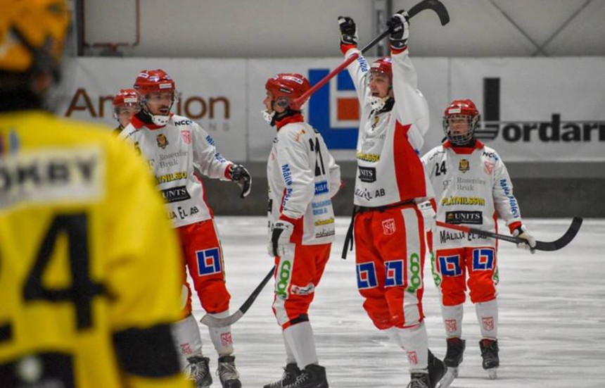 Målilla Bandy vann med hela 11-1 mot Skirö. 