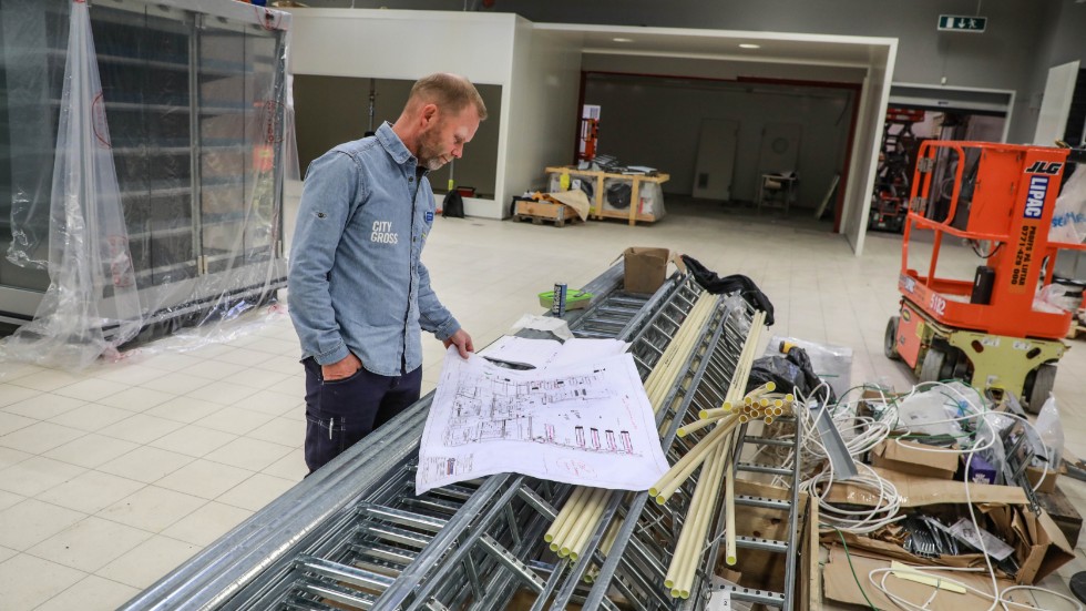 Stefan Öhgren är med i planeringsarbetet inför öppningen av City Gross nya stormarknad i Tornby.