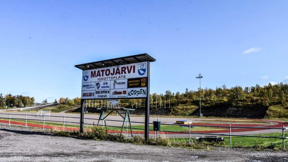Rullskidbanan runt Matojärvi ska enligt budget kosta sju miljoner kronor. Slutnotan stannar på minst 9,5 miljoner. 