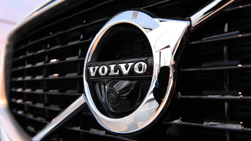 På måndag rullar produktionen igång på Volvo cars svenska fabriker. 