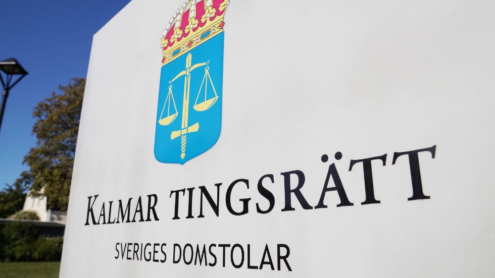 Brottsofferjouren i norra Kalmar län oroar sig för att allt fler rättegångar läggs i Kalmar, istället för i tingsstället i Västervik.
