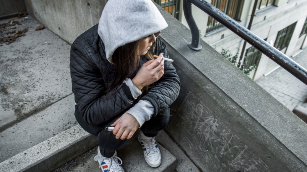 Tobaksfria veckan. Ungdomar vet redan hur hälsan kan påverkas negativt av att snusa och röka. Därför satsar i år landets regioner och kommuner på att informera om tobaksindustrins miljöpåverkan.
