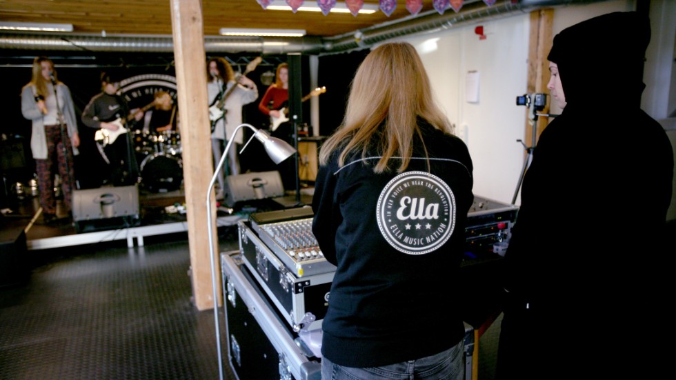 Enligt uppgift kan Ella, som arrangerar musikkurser för kvinnor och transpersoner i Fårösund, läggas ned om sparbetinget klubbas igenom.