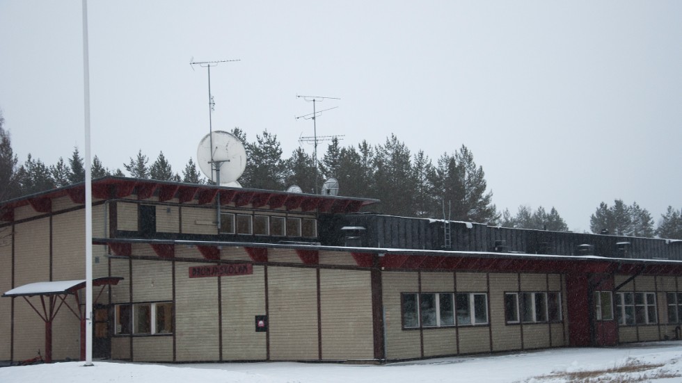 På Brönjaskolan har flera ungdomar varit utan skoldatorer. En del har fått ersättningsdatorer men inte alla.