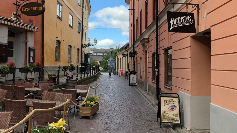 Fredag 13:e september slog Fantastikbokhandeln upp dörrarna på S:t Eriksgränd i Uppsala.