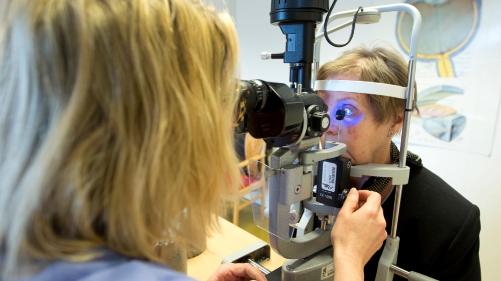 Köerna till ögonsjukvården blir allt längre och Östergötland får sämst betyg i årets granskning som görs vartannat år av Synskadades Riksförbund.