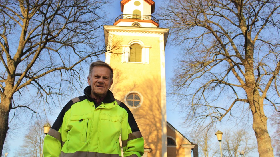 Sven-Olof Martinsson tycker det känns bra i hjärtat att PRO-föreningen delar med sig av sina pengar och stöder cancerforskningen. På tur står en välgörenhetskonsert i Mörlunda kyrka.