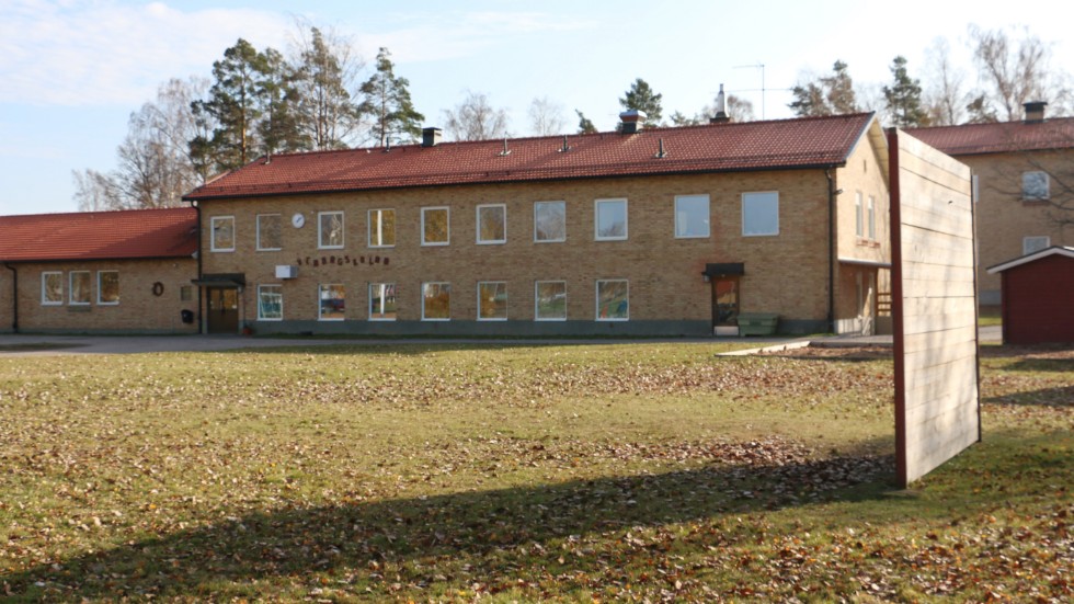 Venhagskolan i Målilla får snart sitt stora tillbygge. Ett fristående hus, som är ihopbyggt med det gamla skolhuset, via en korridor på andra våningen.