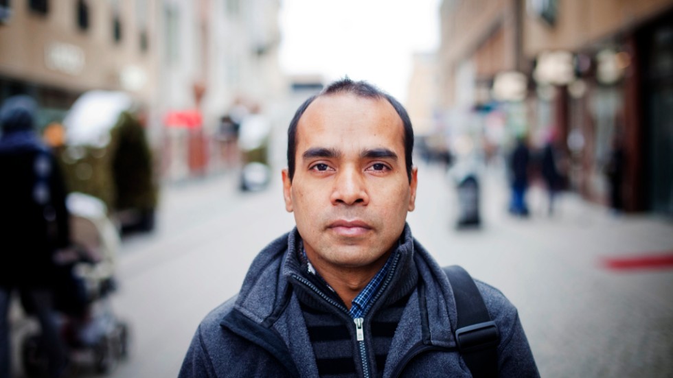 Anisur Rahman är en av redaktörerna för antologin "En annan stad". De övriga är Ola Larsmo, Lars Häger och Jonaz Vaneryd.