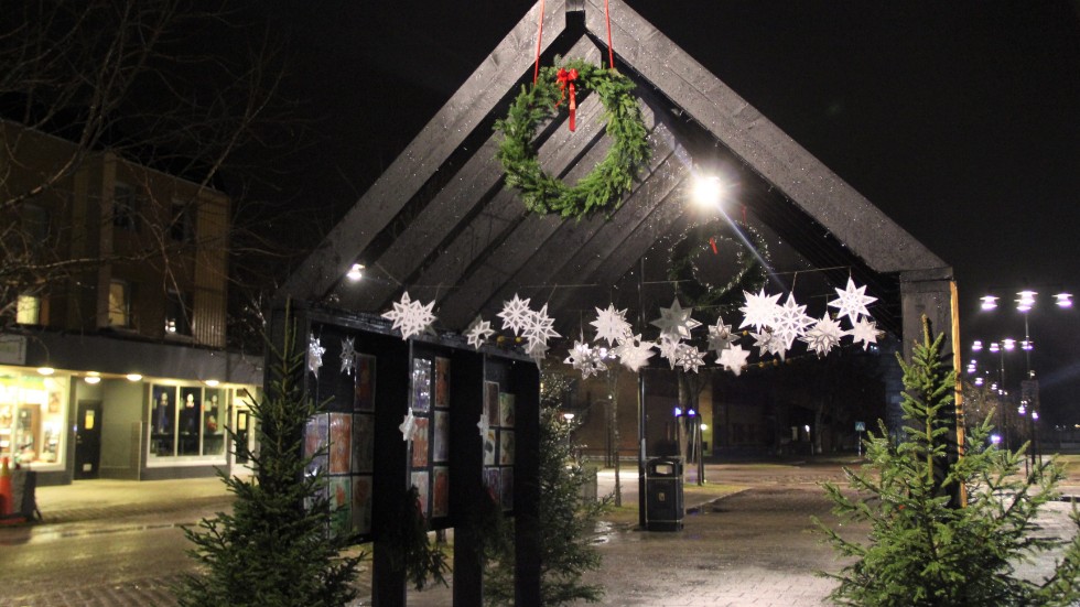 Första söndagen i advent tänds ljusen i Skutskärs centrum.