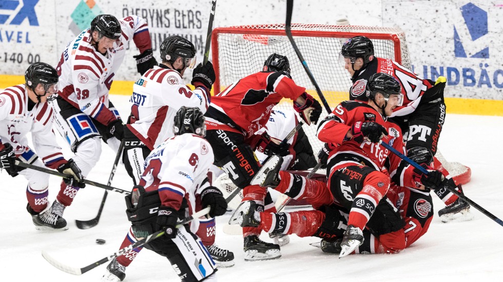 Piteå Hockey laddar för match mot Kiruna AIF. (Arkivbild)