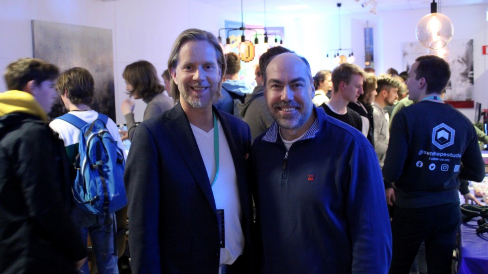 Arrangör Tomas Ahlström (t.v) och Epic games senior designer Jim Brown under LiU Game Conference på Torn1.