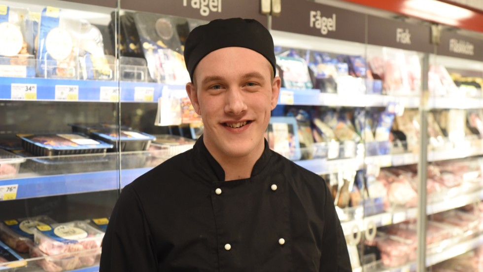 Lukas Lamberg går i årskurs ett på restaurangskolan i Vimmerby och ser fram emot att ta fram recept på småländsk mat.