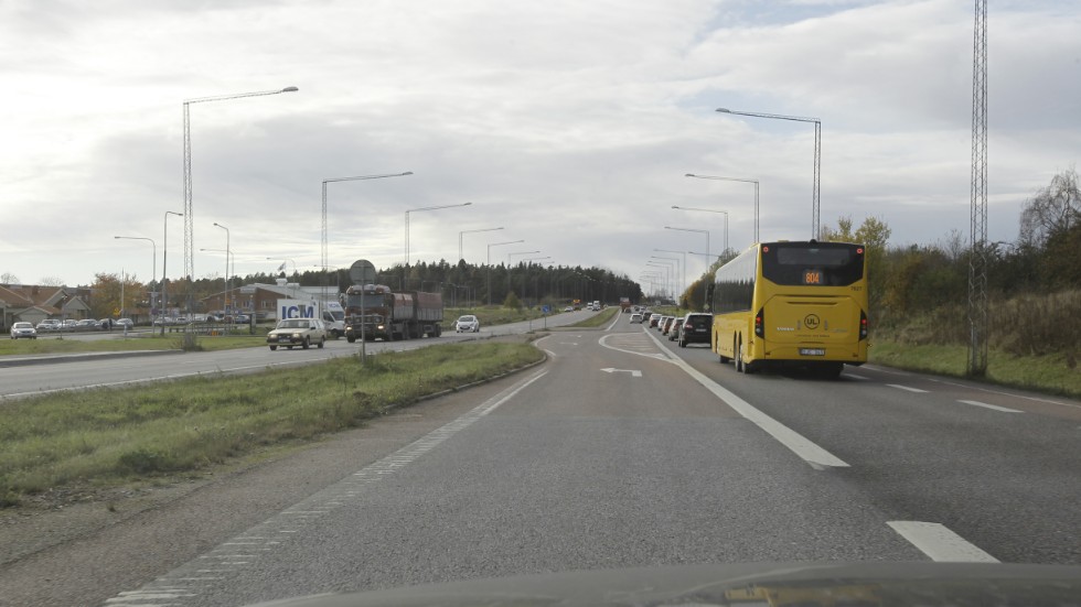 Trafiklösningar vid korsningen riksväg 55-Flogstautfarten har diskuterats i ett par decennier. 
