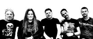 Linköpingsband supportar Judas Priest